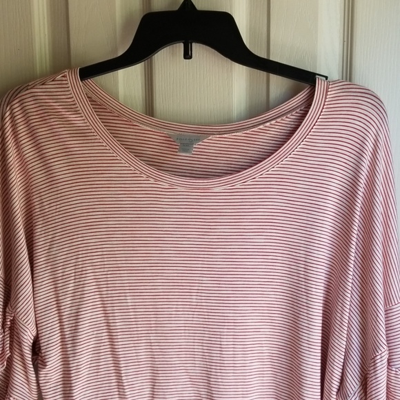 NWT BELLE SKY RUFFLED SLEEVE PULLOVER BLOUSE - Picture 2 of 5